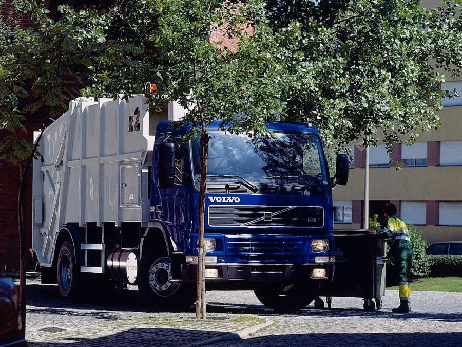  Volvo FM7 4x2 Rolloffcon 1998 года  (фото 2 из 2)